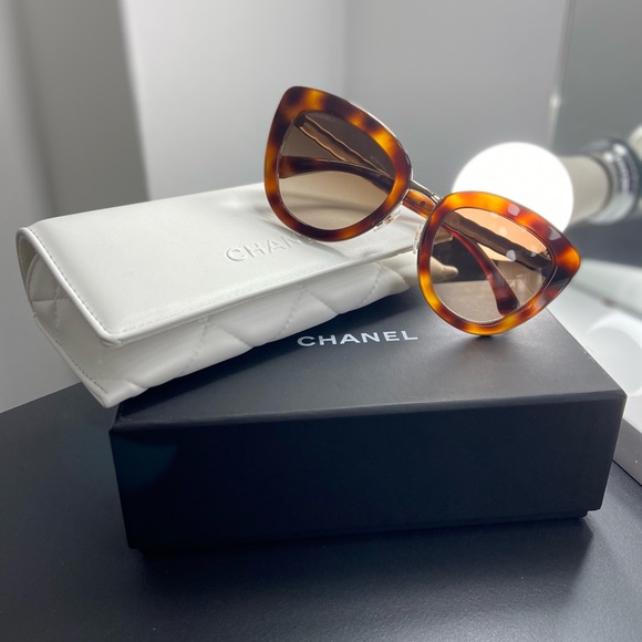 Chanel Sunglasses - Picture 3 of 5